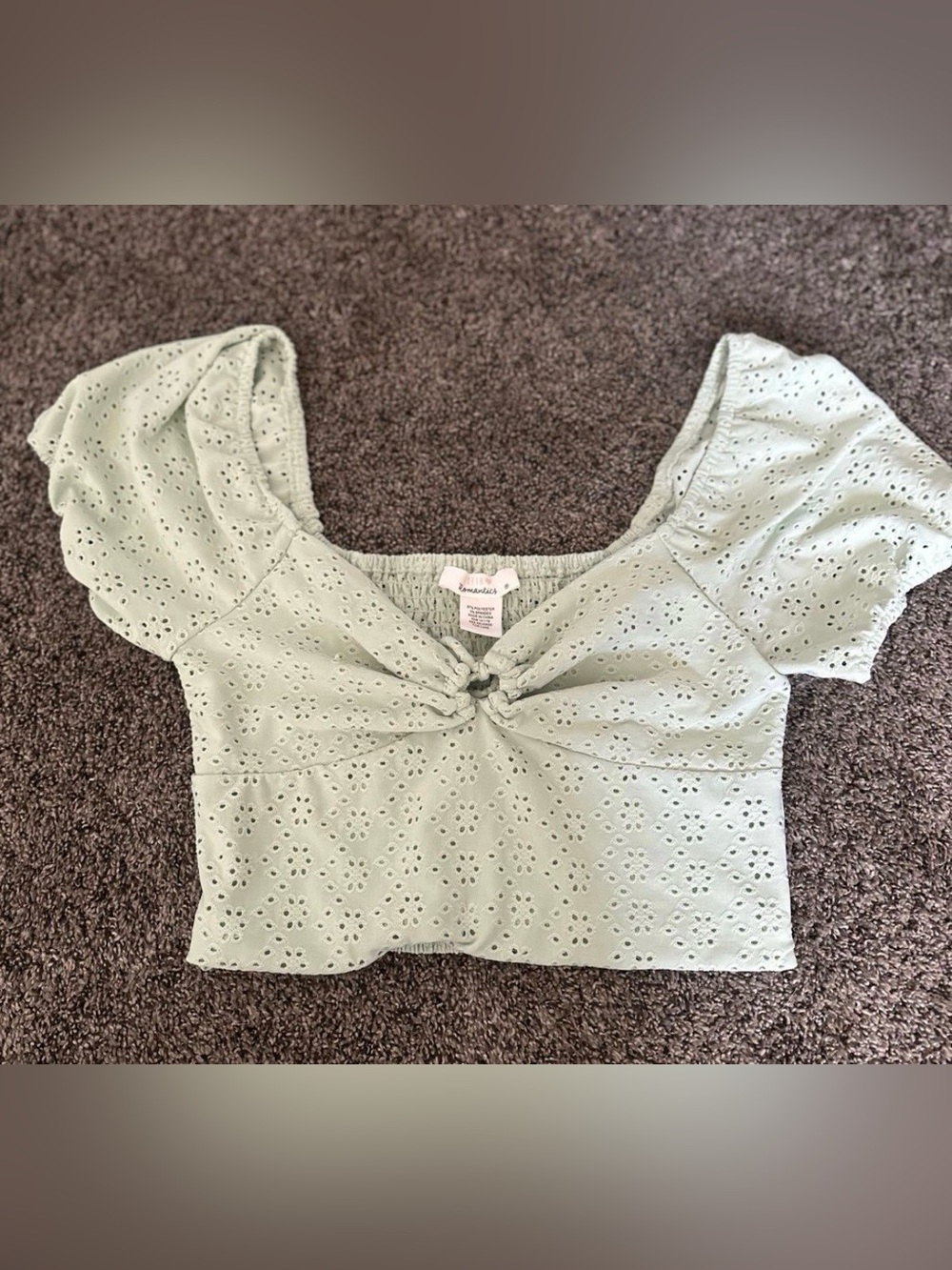 Light Green Crop Top Size Medium 0397